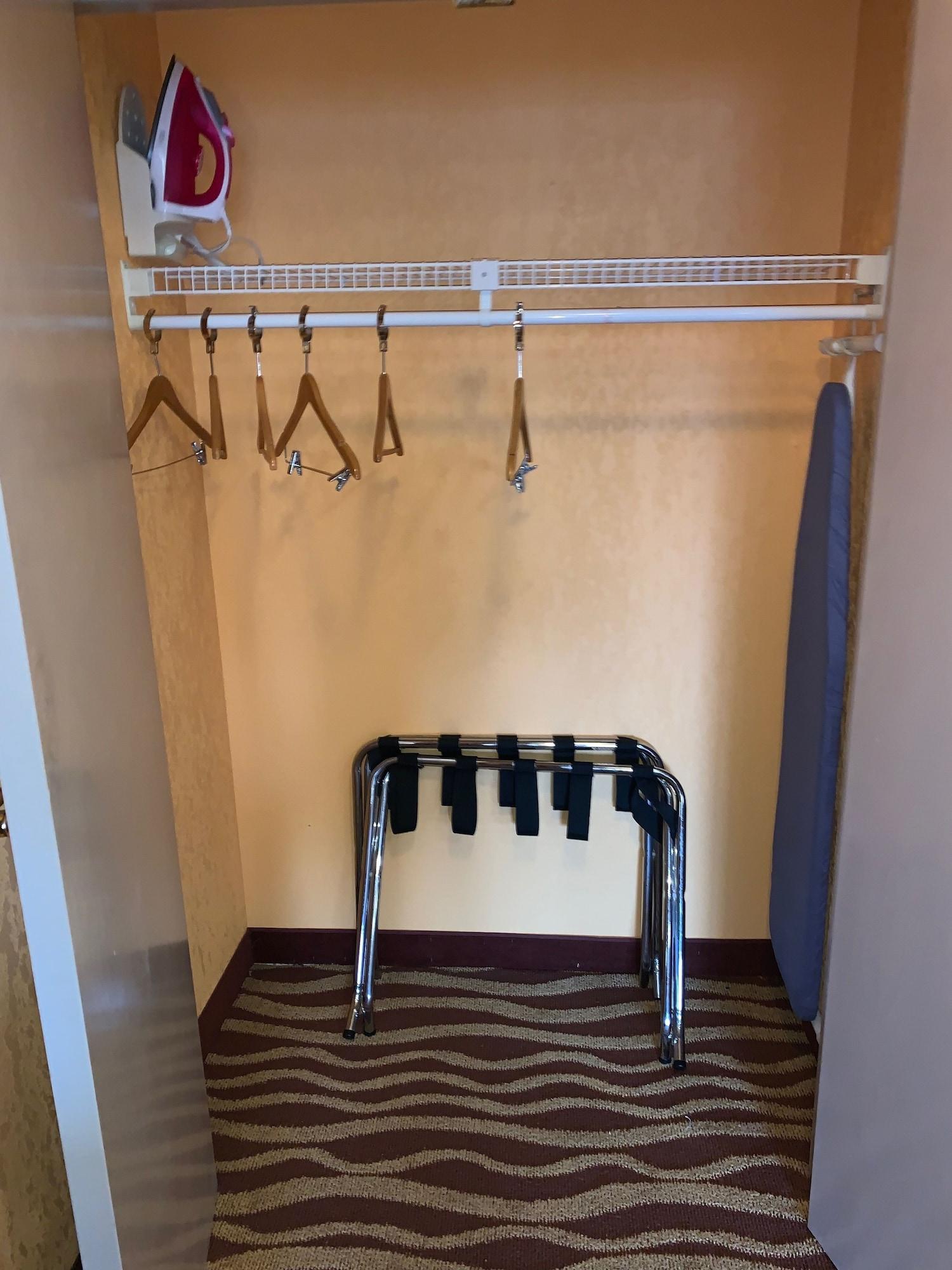 Hotel Days & By Wyndham