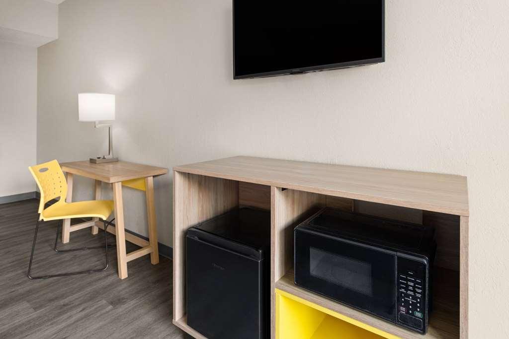 Days & By Wyndham 3* Albany