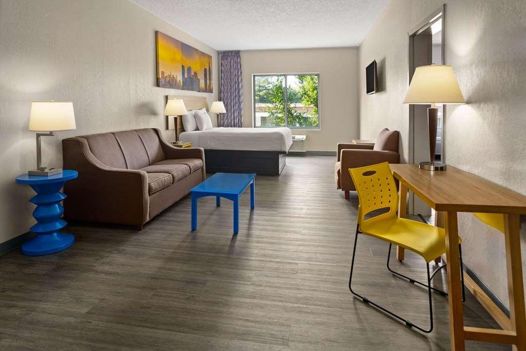 Hotel Days & By Wyndham Albany