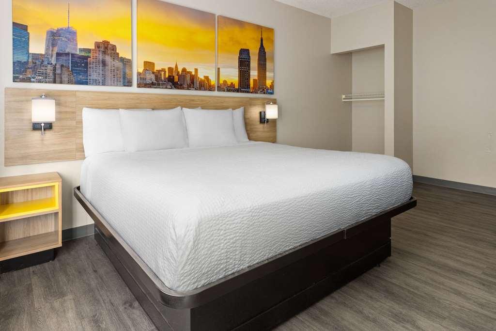 Days & By Wyndham 3* Albany