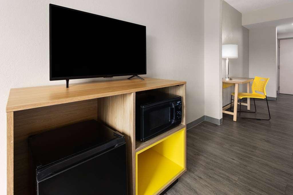Hotel Days & By Wyndham