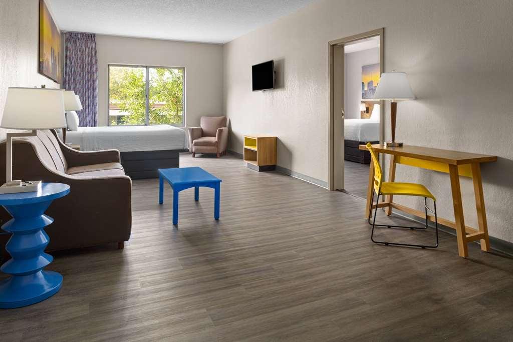 Days & By Wyndham Hotel